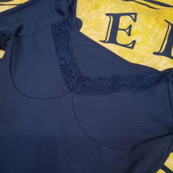 Lace trim goth dress - Picture 3 of 3